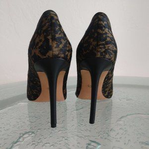 Never worn calf hair Kenneth Cole heels